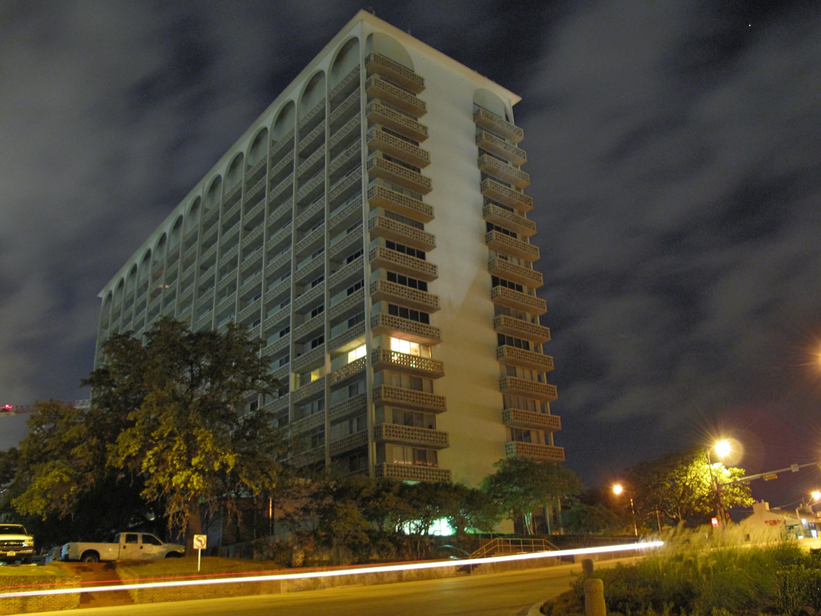 Cambridge Tower at night from MLK Boulevard